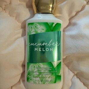 Bath & Body Works Cucumber Melon Daily Nourishing Body Lotion - White